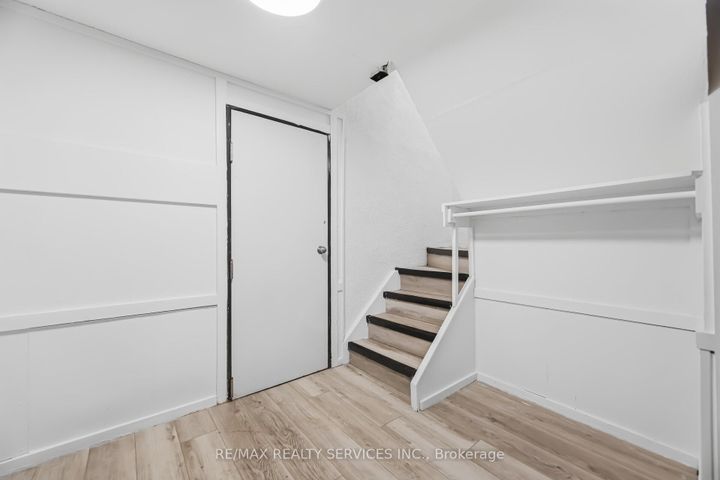 Photo 26 at 6 Bonnyview Drive, Queensway, Toronto