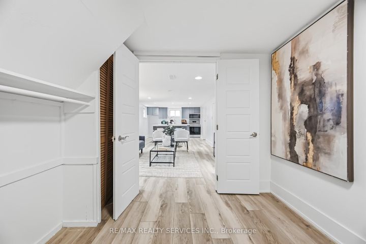 Photo 27 at 6 Bonnyview Drive, Queensway, Toronto