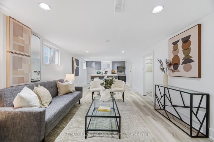 Photo 28 at 6 Bonnyview Drive, Queensway, Toronto