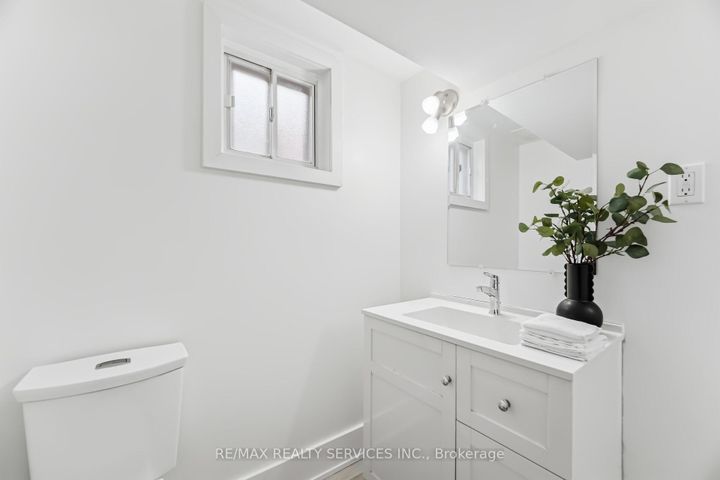 Photo 41 at 6 Bonnyview Drive, Queensway, Toronto