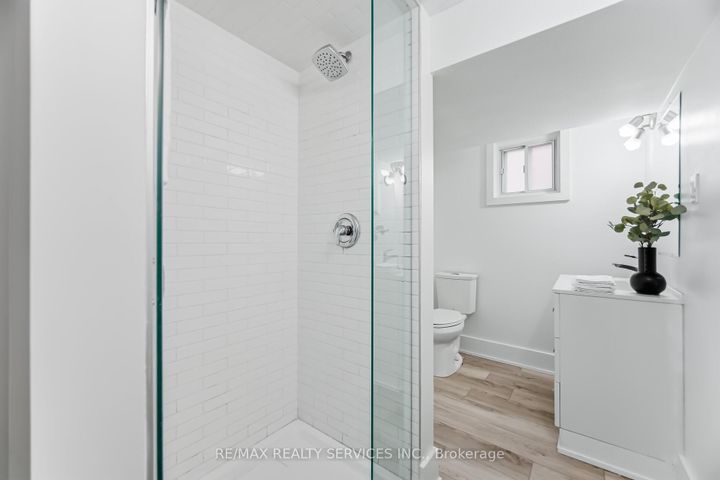 Photo 42 at 6 Bonnyview Drive, Queensway, Toronto
