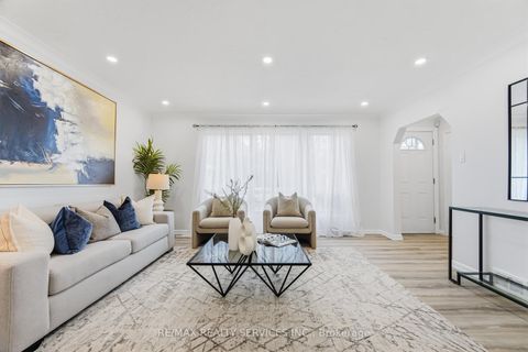 Photo 6 at 6 Bonnyview Drive, Queensway, Toronto