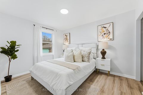 Photo 16 at 6 Bonnyview Drive, Queensway, Toronto