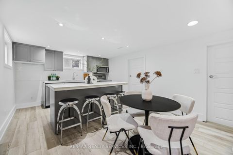 Photo 32 at 6 Bonnyview Drive, Queensway, Toronto