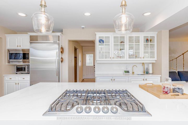 Photo 14 at 253 McCraney Street W, CP College Park, Oakville