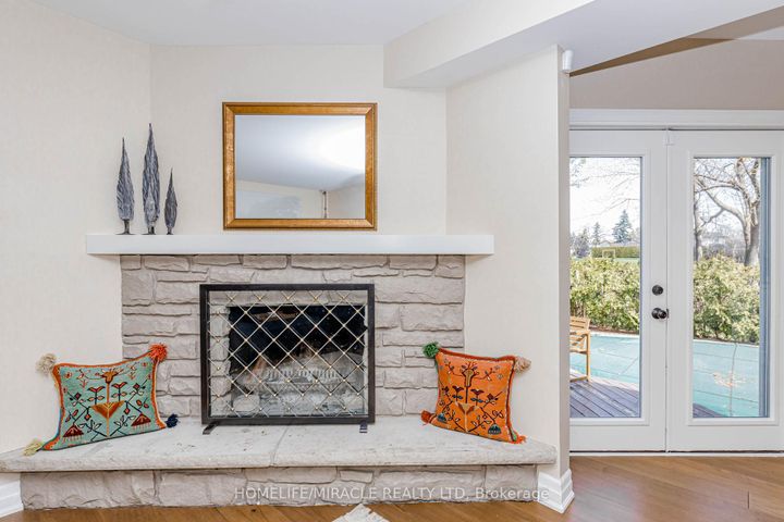 Photo 32 at 253 McCraney Street W, CP College Park, Oakville