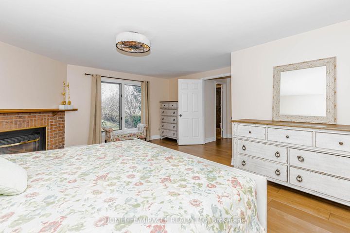 Photo 33 at 253 McCraney Street W, CP College Park, Oakville