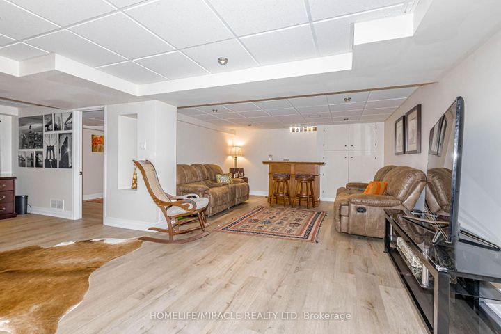 Photo 39 at 253 McCraney Street W, CP College Park, Oakville