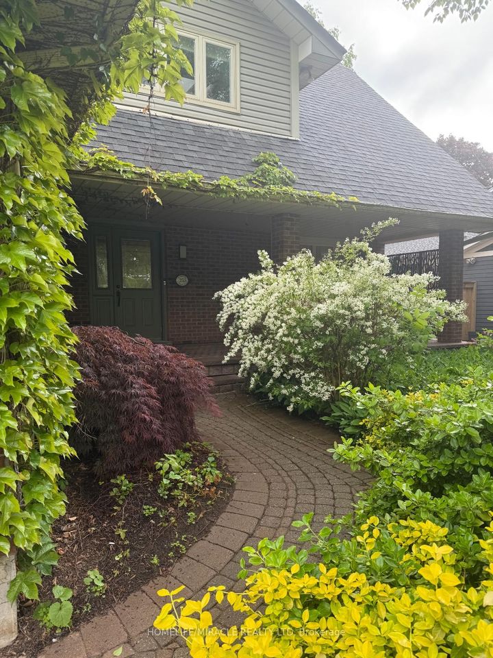 Photo 40 at 253 McCraney Street W, CP College Park, Oakville