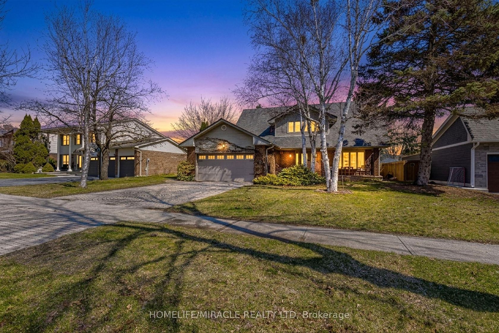 253 McCraney Street W, CP College Park, Oakville 2