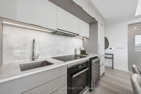 Photo 6 at 1001 - 185 Alberta Avenue, Oakwood Village, Toronto