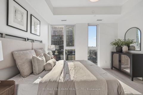 Photo 11 at 1001 - 185 Alberta Avenue, Oakwood Village, Toronto