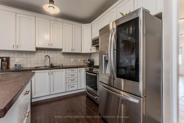 Photo 9 at 2121 Prospect Street, Brant, Burlington