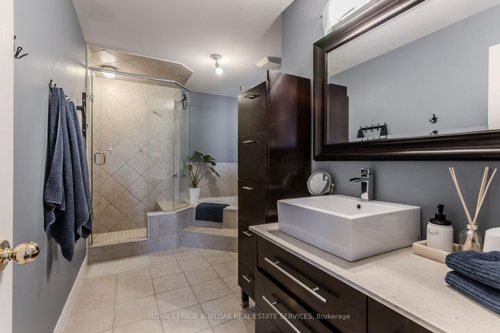 Photo 13 at 2121 Prospect Street, Brant, Burlington