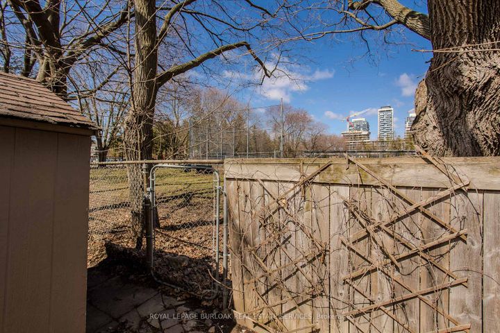 Photo 27 at 2121 Prospect Street, Brant, Burlington