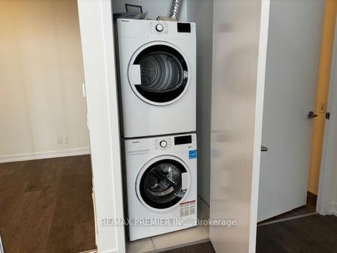 Photo 5 at TH 20 - 7 Buttermill Avenue, Vaughan Corporate Centre, Vaughan