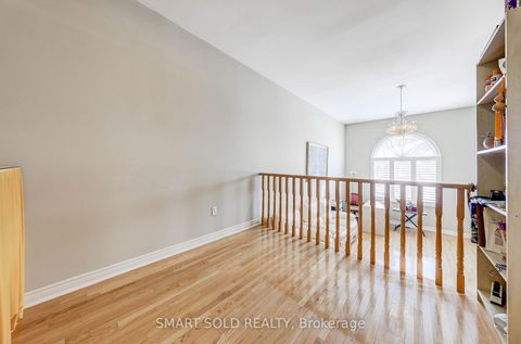 Photo 4 at 84 - 190 Harding Boulevard W, North Richvale, Richmond Hill