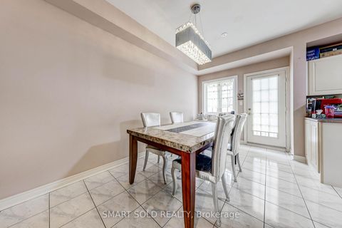 Photo 5 at 84 - 190 Harding Boulevard W, North Richvale, Richmond Hill