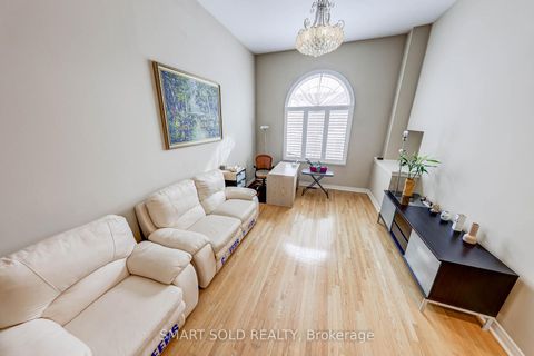 Photo 9 at 84 - 190 Harding Boulevard W, North Richvale, Richmond Hill