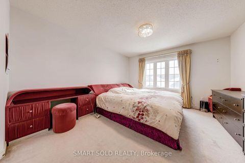 Photo 11 at 84 - 190 Harding Boulevard W, North Richvale, Richmond Hill