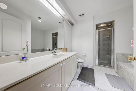 Photo 12 at 84 - 190 Harding Boulevard W, North Richvale, Richmond Hill