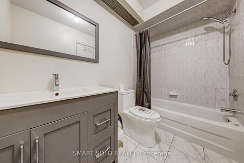 Photo 15 at 84 - 190 Harding Boulevard W, North Richvale, Richmond Hill