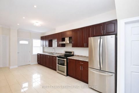 Photo 13 at 102 Greenwood Avenue, Coxwell, Toronto