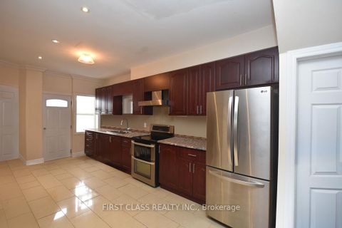 Photo 26 at 102 Greenwood Avenue, Coxwell, Toronto