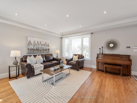 Photo 7 at 5 Paula Boulevard, Alderwood, Toronto