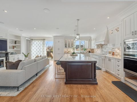 Photo 11 at 5 Paula Boulevard, Alderwood, Toronto