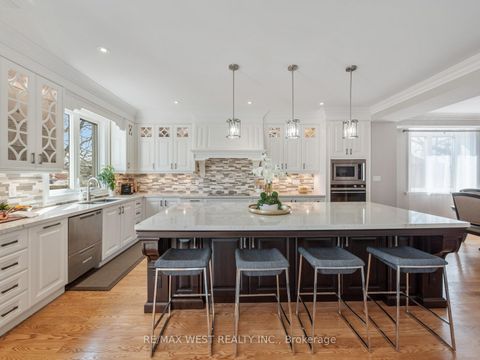 Photo 13 at 5 Paula Boulevard, Alderwood, Toronto
