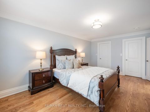 Photo 33 at 5 Paula Boulevard, Alderwood, Toronto