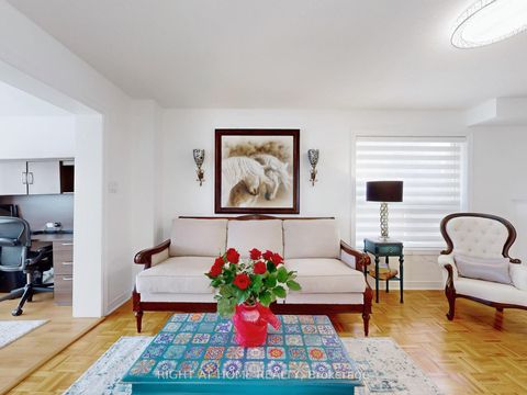 Photo 3 at 55 Hollybush Drive, Maple, Vaughan