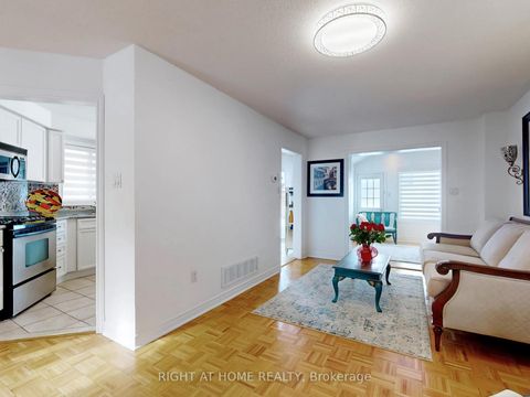 Photo 4 at 55 Hollybush Drive, Maple, Vaughan