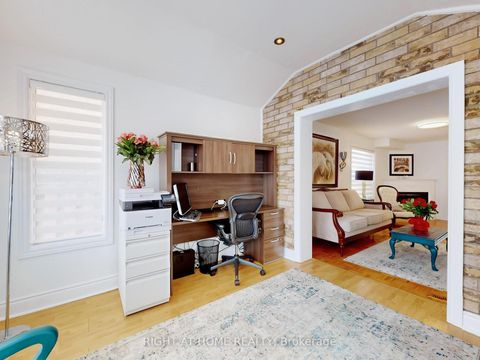 Photo 11 at 55 Hollybush Drive, Maple, Vaughan