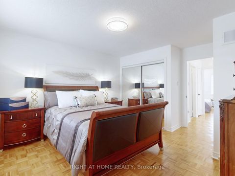 Photo 15 at 55 Hollybush Drive, Maple, Vaughan