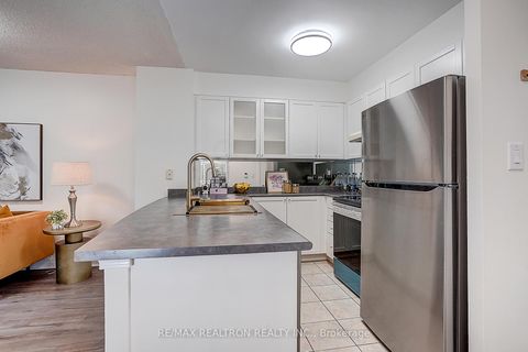 Photo 7 at 217 - 188 Doris Avenue, Willowdale East, Toronto