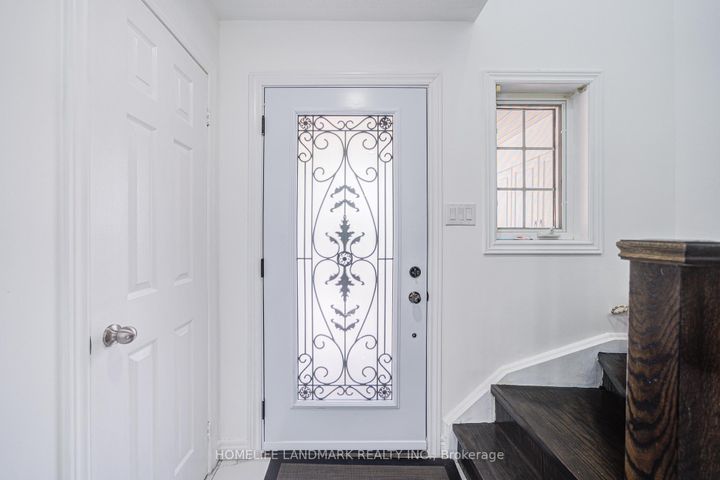 Photo 3 at 24 Willow Trail Road, Greensborough, Markham