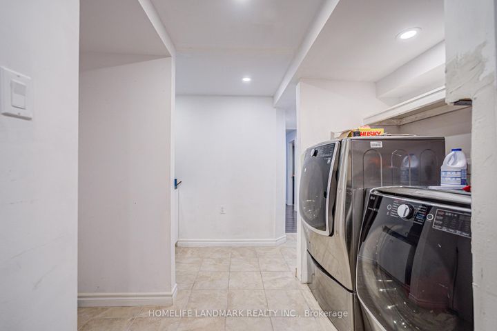 Photo 32 at 24 Willow Trail Road, Greensborough, Markham