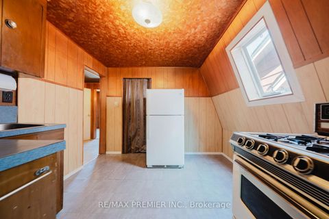 Photo 11 at 23 Lippincott Street W, Weston, Toronto