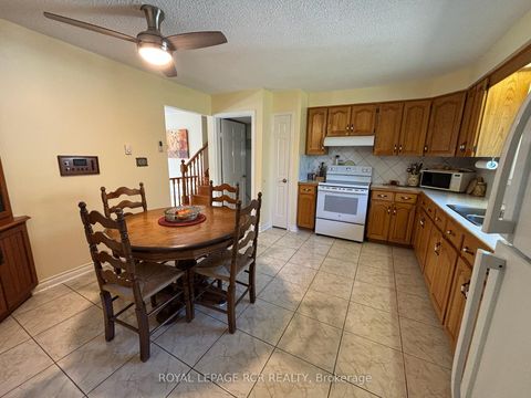 Photo 6 at 1049 Elgin Street, Leslie Valley, Newmarket