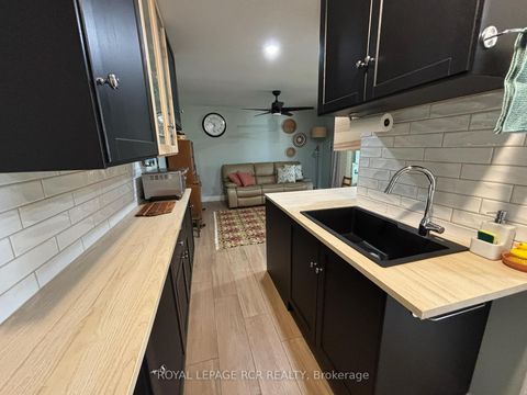 Photo 13 at 1049 Elgin Street, Leslie Valley, Newmarket