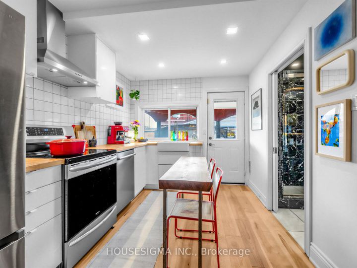 Photo 10 at 75 Henrietta Street, Smythe, Toronto