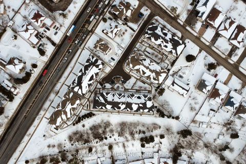 Photo 34 at C14 - 26 Bruce Street, East Woodbridge, Vaughan