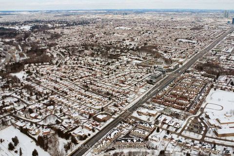 Photo 36 at C14 - 26 Bruce Street, East Woodbridge, Vaughan