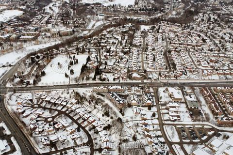 Photo 37 at C14 - 26 Bruce Street, East Woodbridge, Vaughan