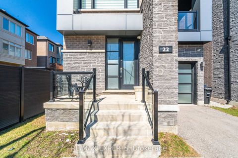 Photo 4 at 22 Kipling Grove Court, Rosethorn, Toronto