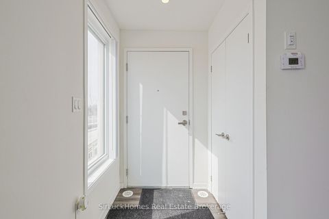 Photo 2 at 342 - 100 Honeycrisp Crescent, Vaughan Corporate Centre, Vaughan