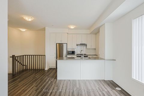 Photo 9 at 342 - 100 Honeycrisp Crescent, Vaughan Corporate Centre, Vaughan