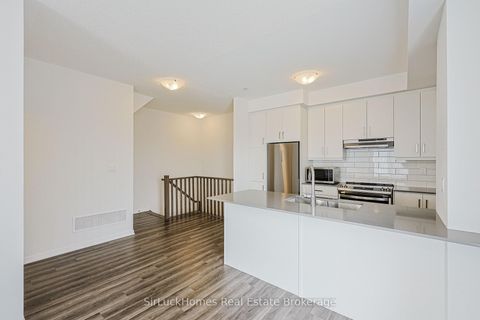 Photo 10 at 342 - 100 Honeycrisp Crescent, Vaughan Corporate Centre, Vaughan